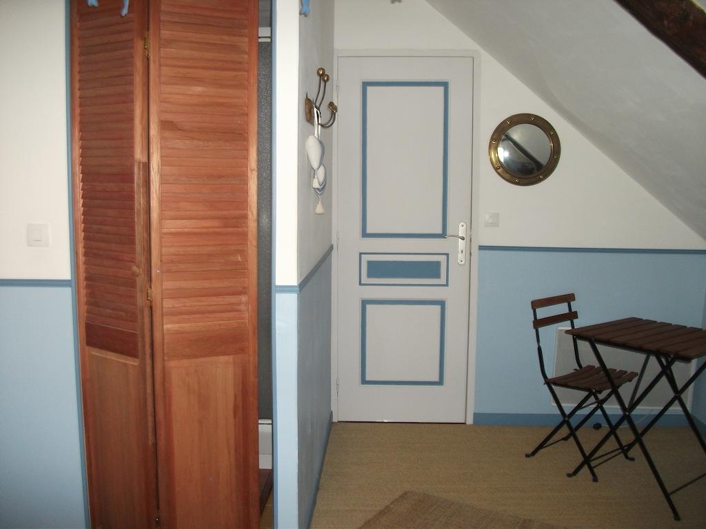 La Clef Du Four Bed & Breakfast Plesder Oda fotoğraf